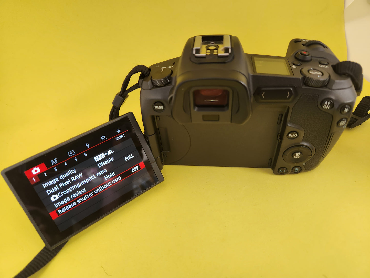 Canon  Mirrorless EOS R used only once