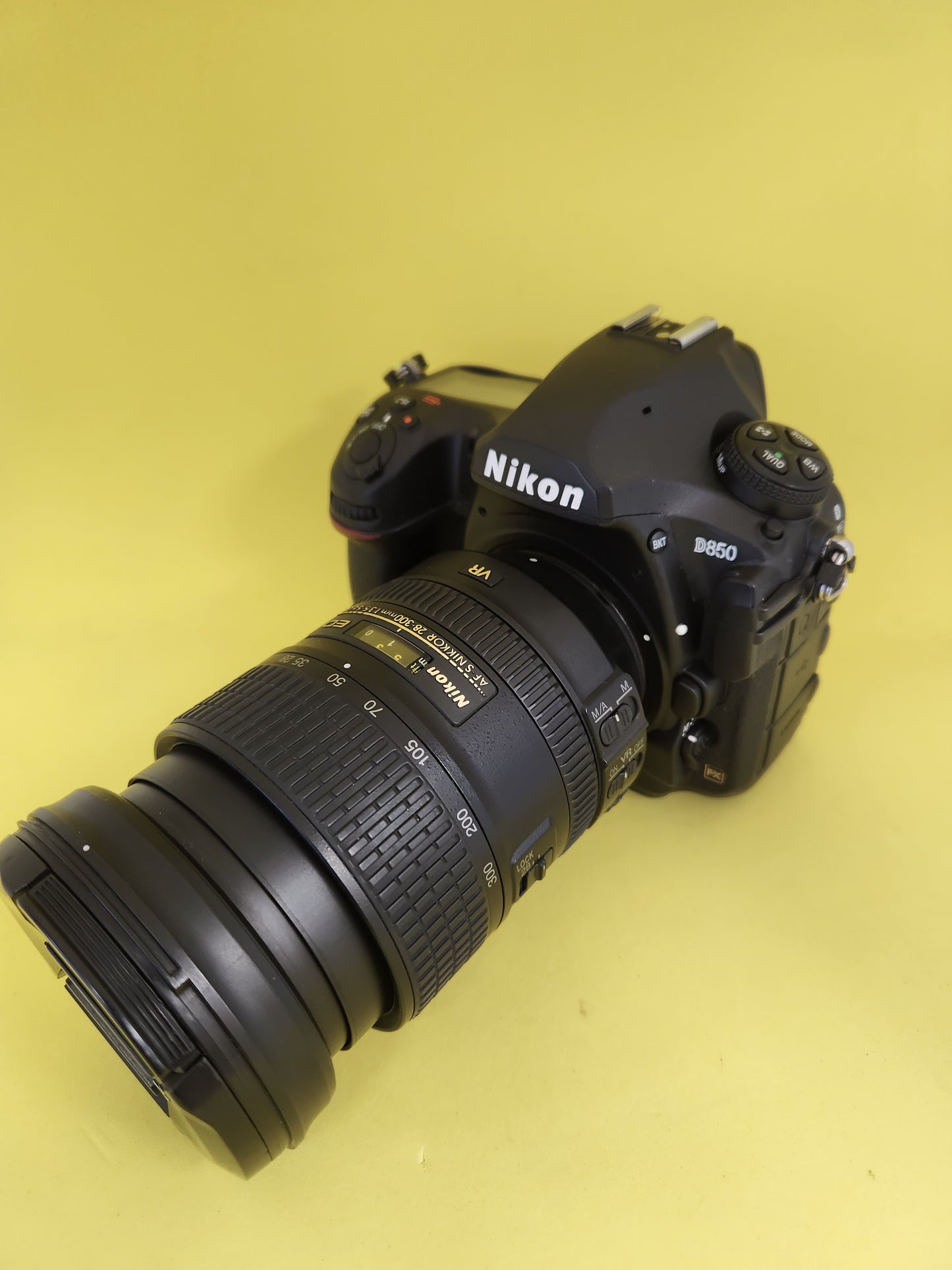 Nikon Digital D850 body only or with lens used