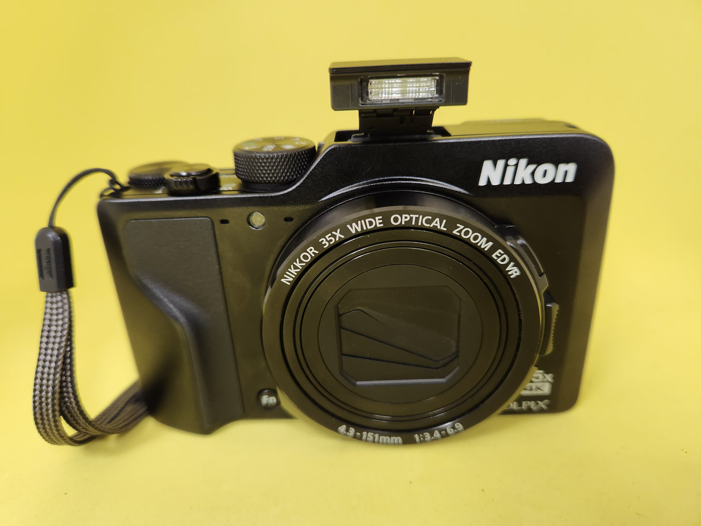 Nikon coolpix A1000 used