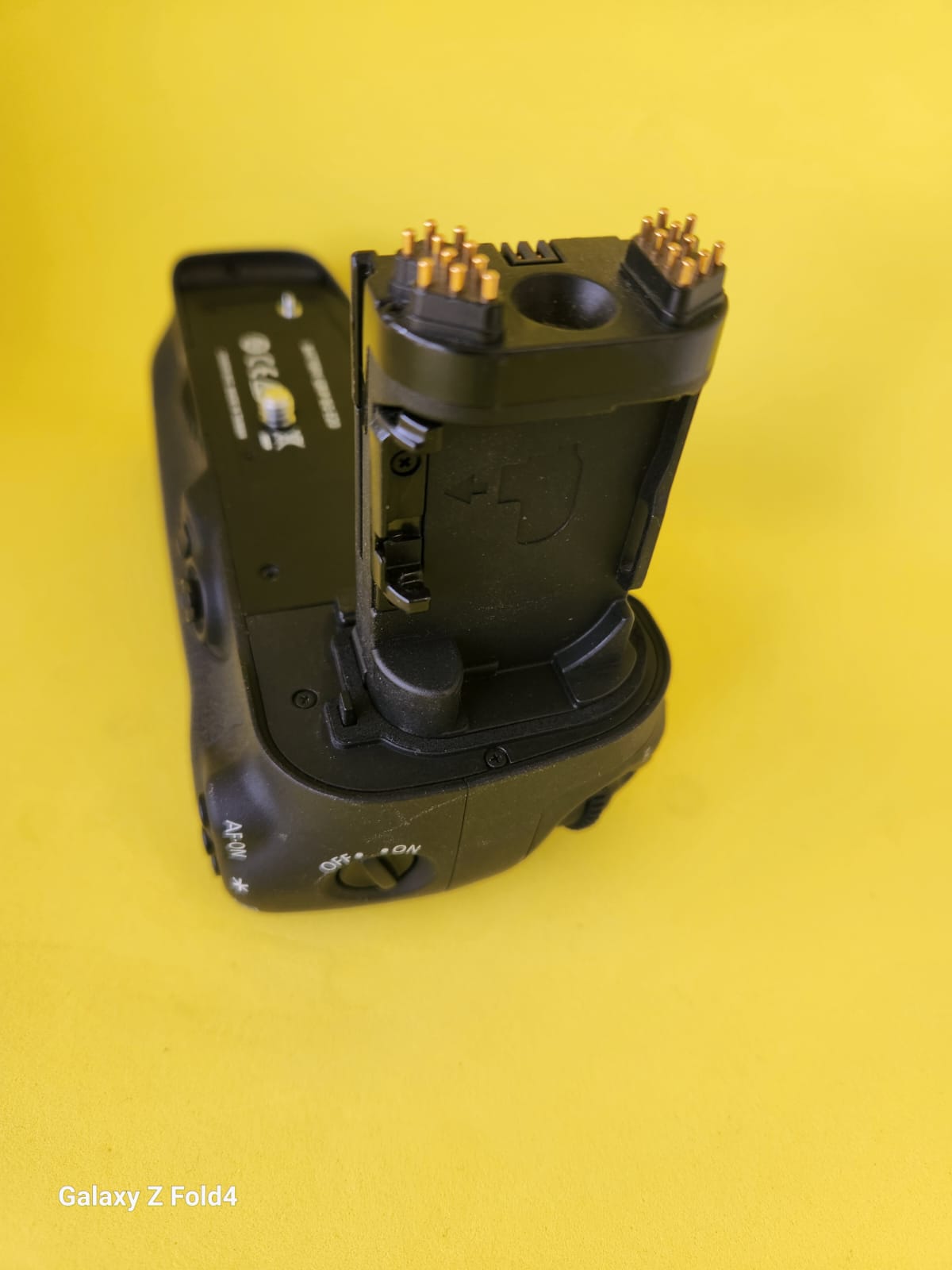 Used Canon BG-E20 Battery Grip