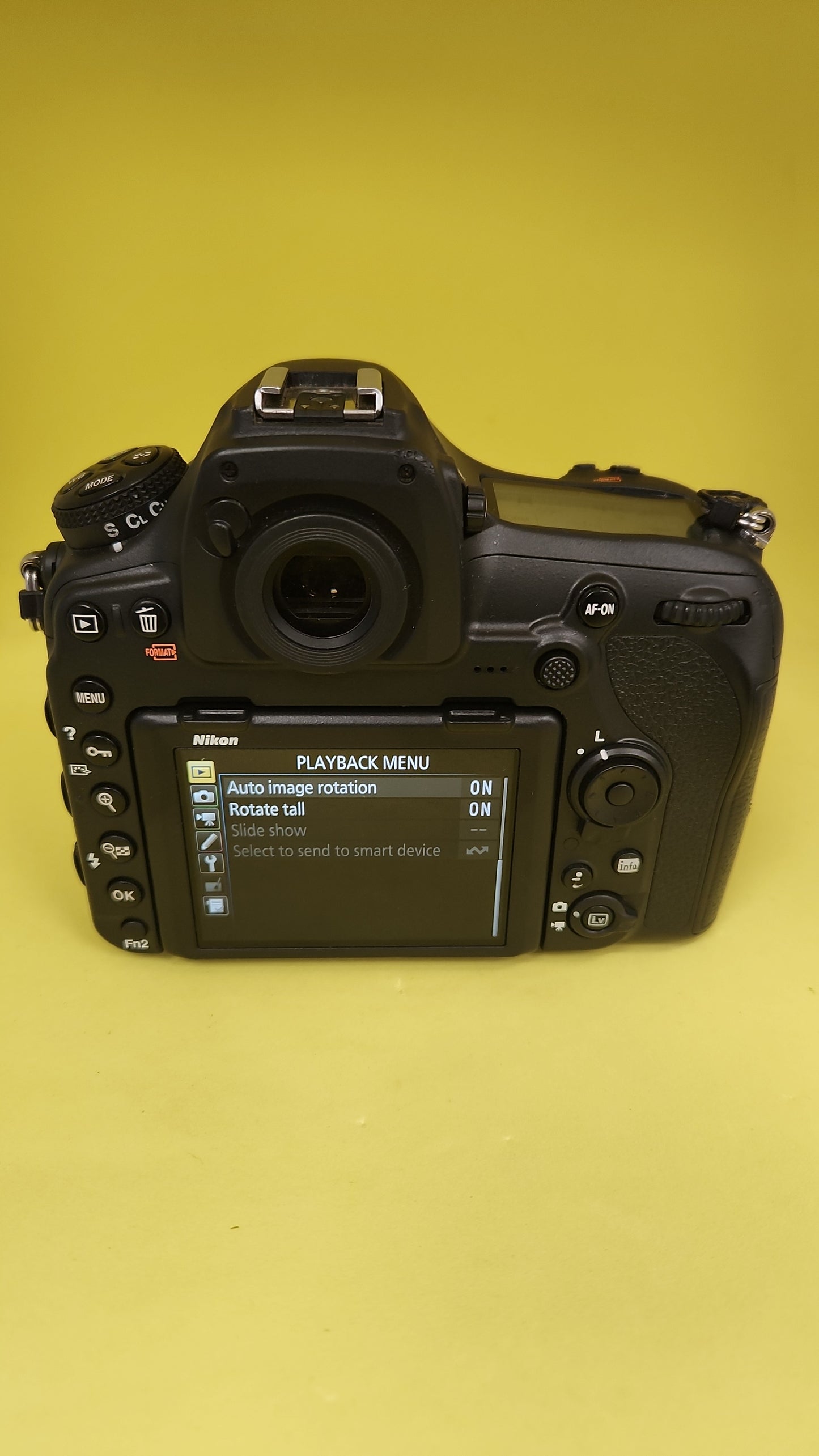 Nikon body D850 with charger Working perfectly very good condition