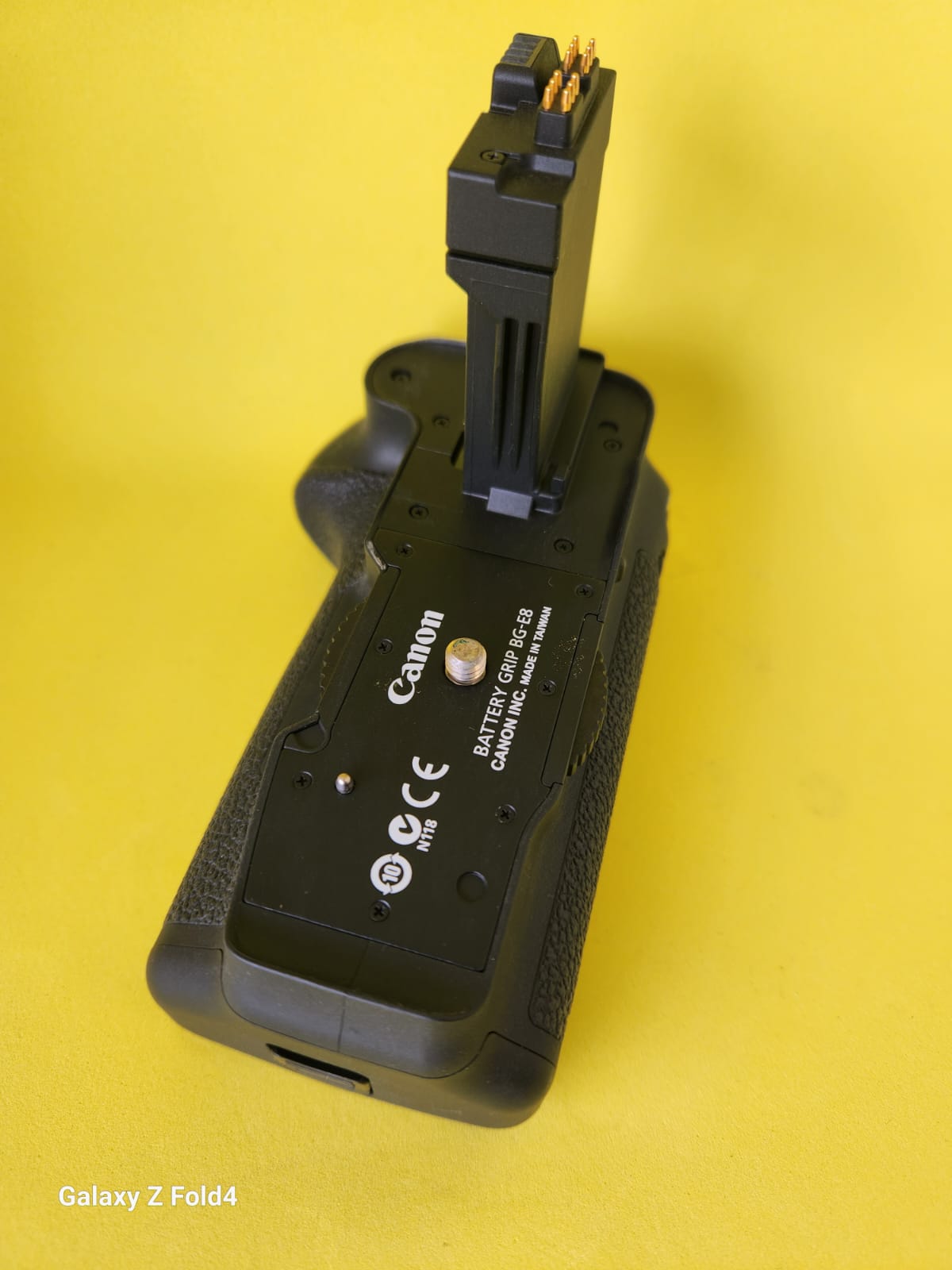 Used Canon BG-E8 Battery Grip