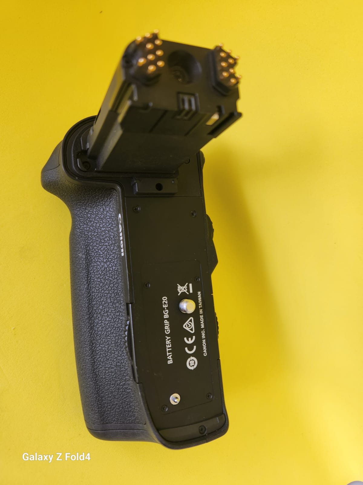 Used Canon BG-E20 Battery Grip