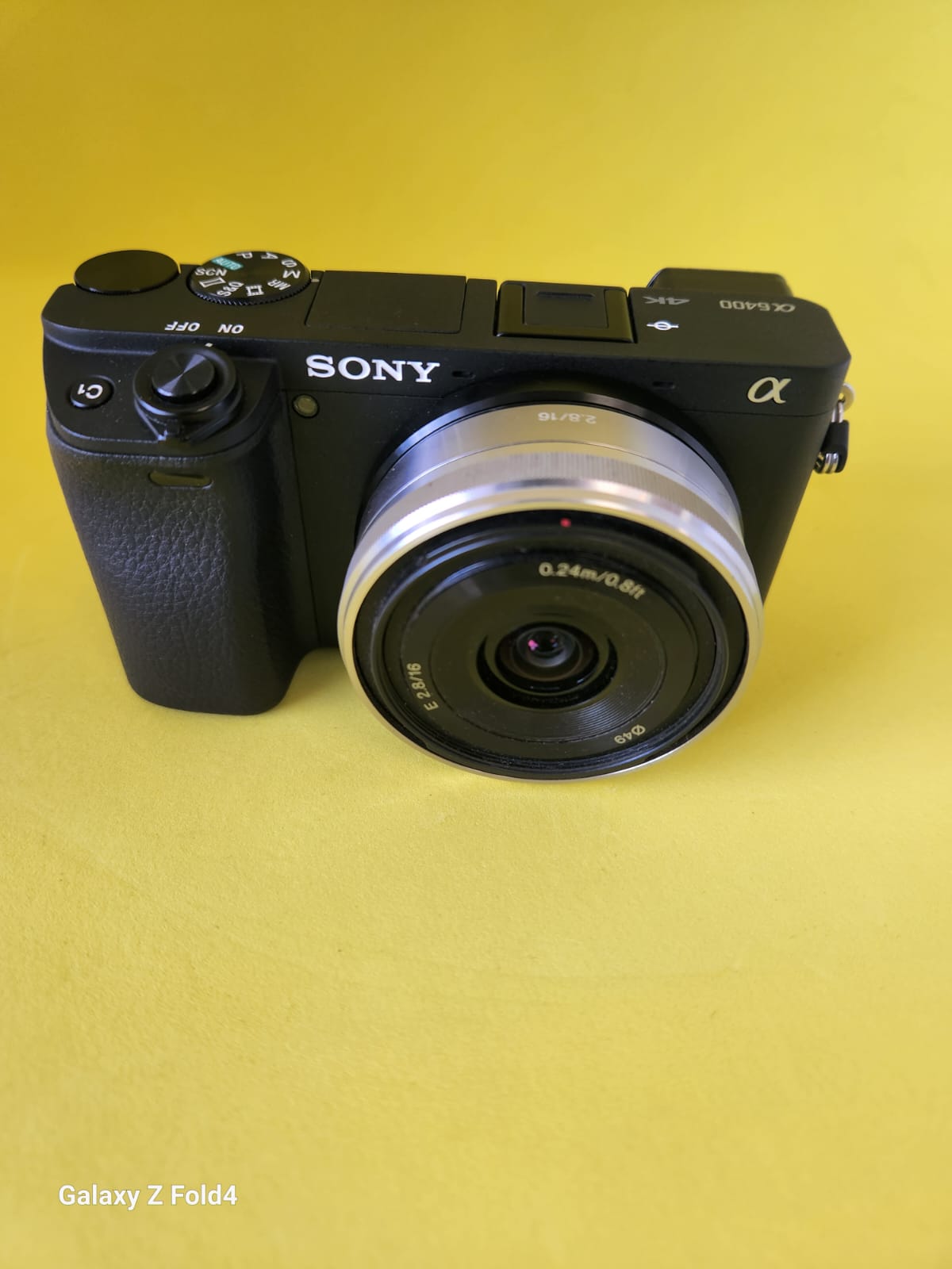 Used Sony a6400 Mirrorless Camera in Black with 16/2.8mm Lens